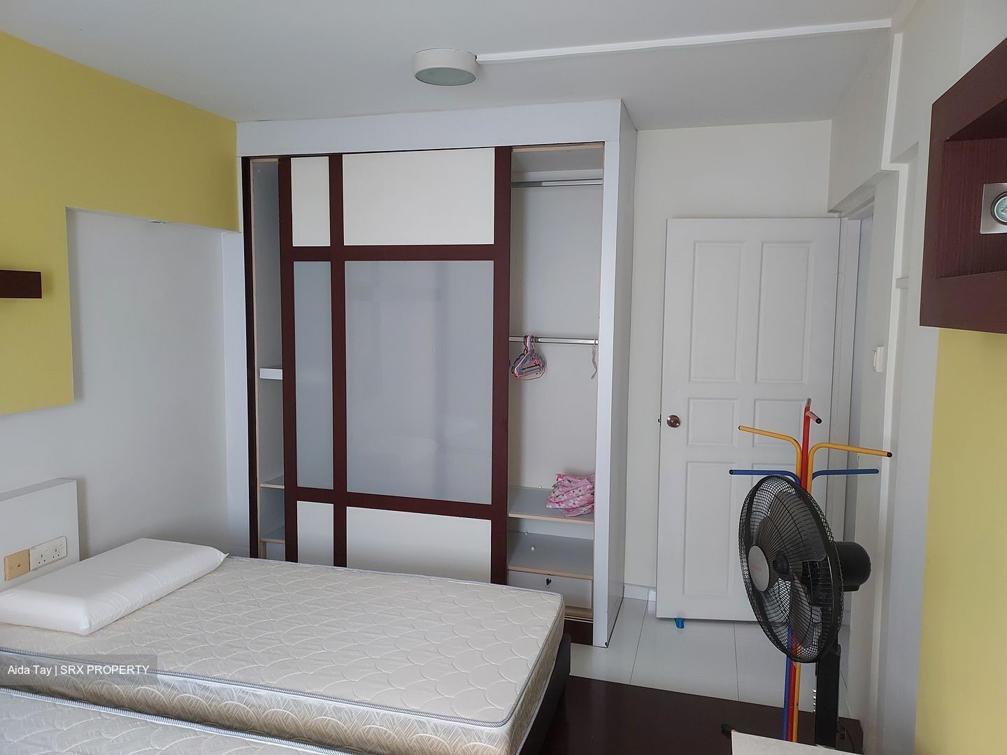 Hougang Avenue 1 (Hougang),  #609471891